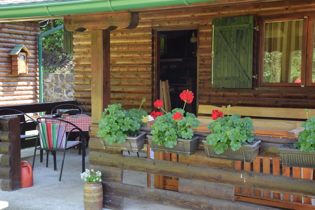 Holiday Homes Biser Lopatnice Lopatnica Eksteriør bilde